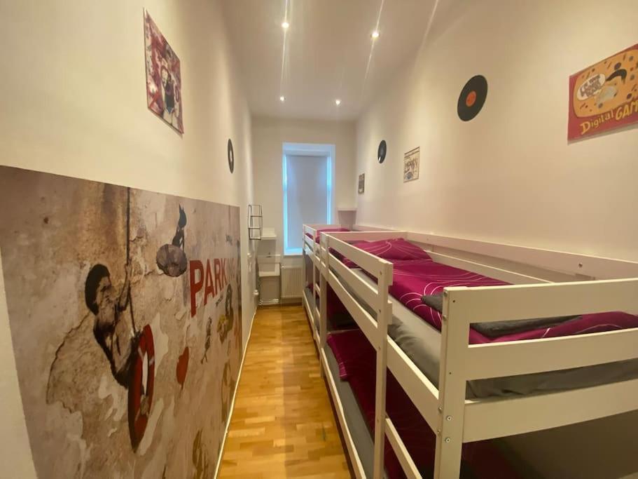 Апартаменты Cozy Appartm With + Airport/City Center Connection Вена Экстерьер фото