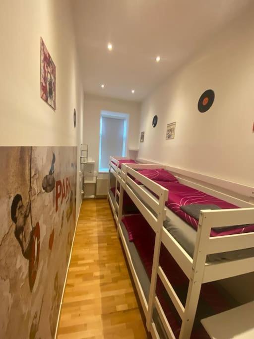 Апартаменты Cozy Appartm With + Airport/City Center Connection Вена Экстерьер фото