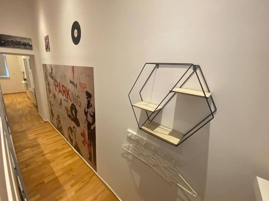 Апартаменты Cozy Appartm With + Airport/City Center Connection Вена Экстерьер фото